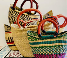 Load image into Gallery viewer, Small U-Shaped Bolga Baskets