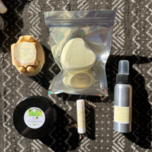 Load image into Gallery viewer, SoFreshSmells Self Care Gift Set
