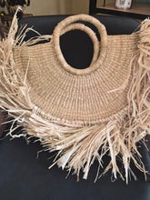 Load image into Gallery viewer, Raffia Basket Purse
